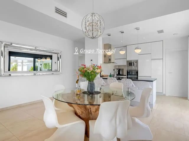 3 chambre Villa/Maison à vendre à Los Almendros (Orihuela Costa), Orihuela avec piscine garage - 729 000 € (Ref: 10077241)