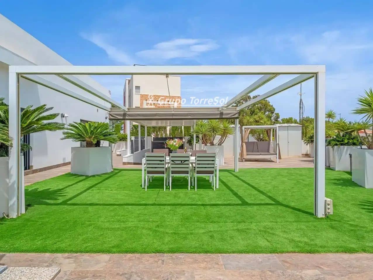 Chalet de 3 habitaciones en Orihuela en venta con piscina garaje - 729.000 € (Ref: 10077241)