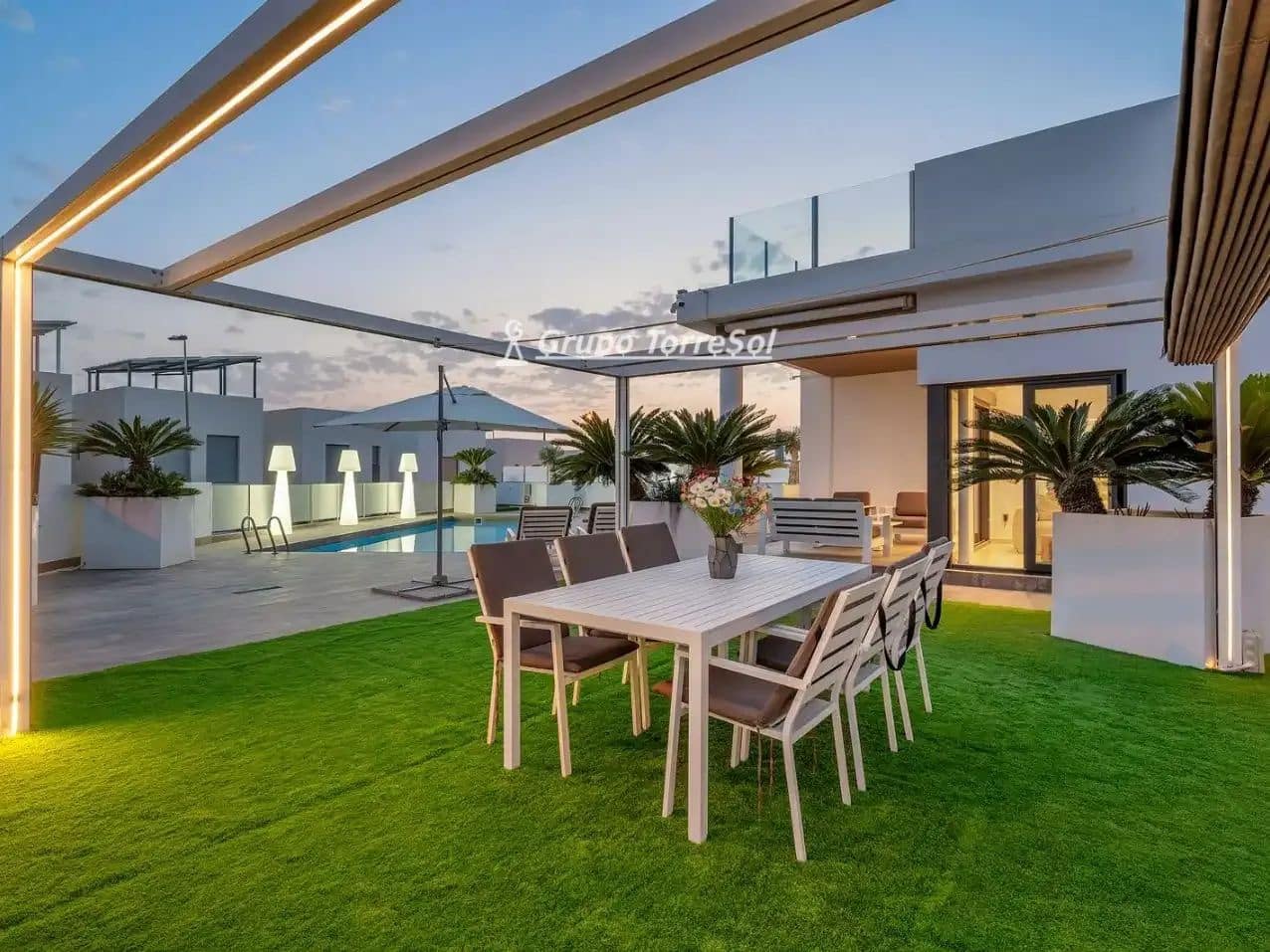 Chalet de 3 habitaciones en Orihuela en venta con piscina garaje - 729.000 € (Ref: 10077241)