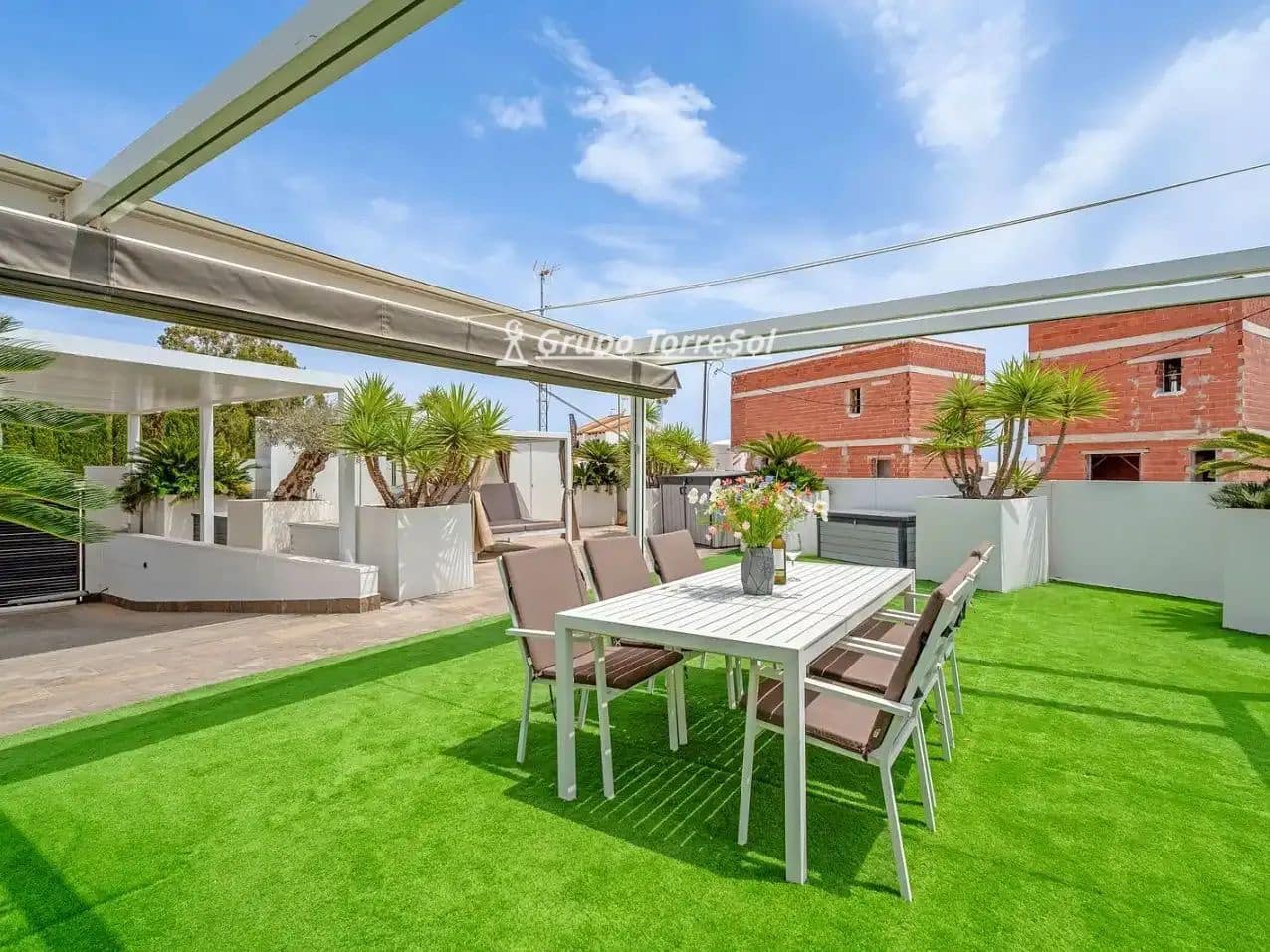 Chalet de 3 habitaciones en Orihuela en venta con piscina garaje - 729.000 € (Ref: 10077241)