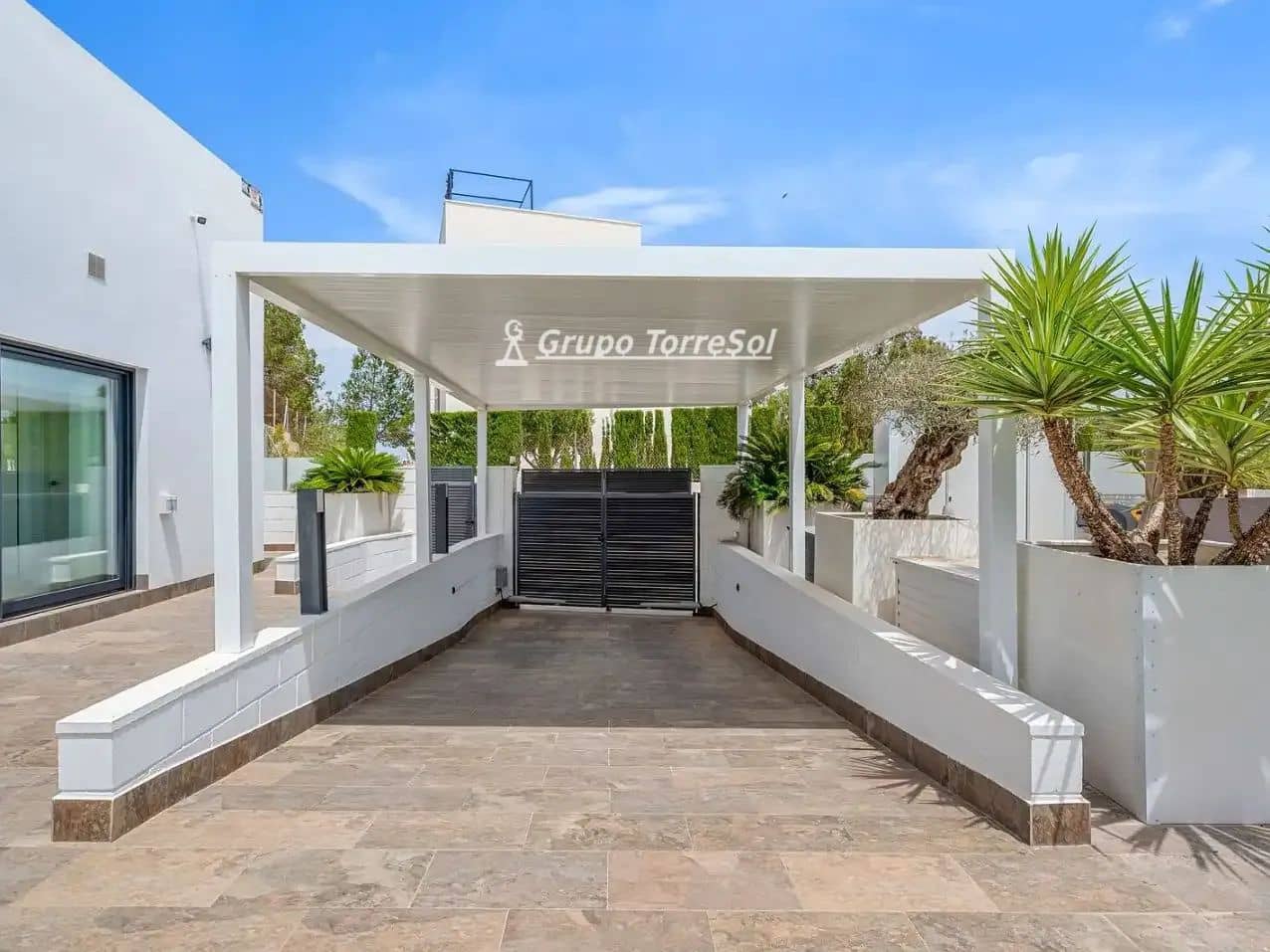 Chalet de 3 habitaciones en Orihuela en venta con piscina garaje - 729.000 € (Ref: 10077241)