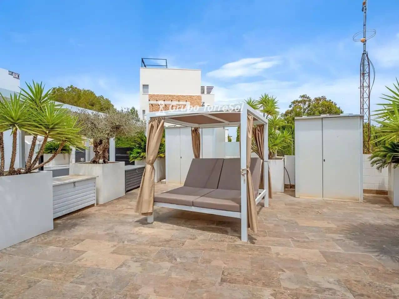 Chalet de 3 habitaciones en Orihuela en venta con piscina garaje - 729.000 € (Ref: 10077241)