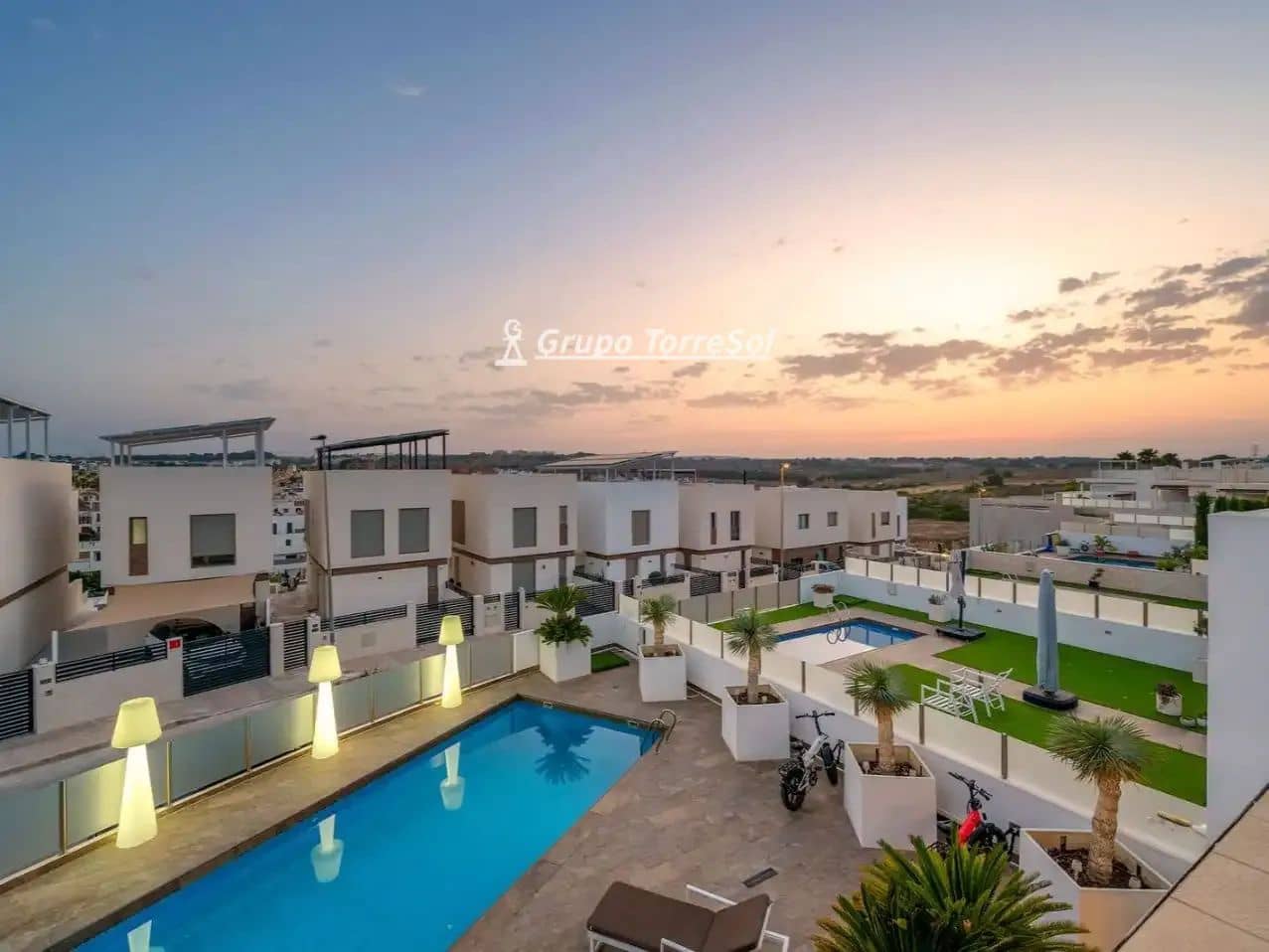 Chalet de 3 habitaciones en Orihuela en venta con piscina garaje - 729.000 € (Ref: 10077241)