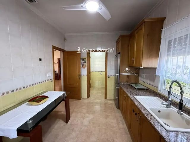 3 soveværelse Villa til salg i Catral med swimmingpool garage - € 385.000 (Ref: 10078660)