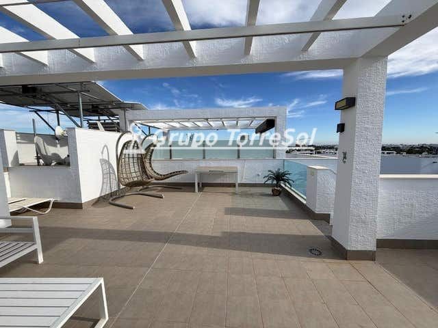 2 soverom Penthouse til salgs i Guardamar del Segura med svømmebasseng garasje - € 297 000 (Ref: 10078934)