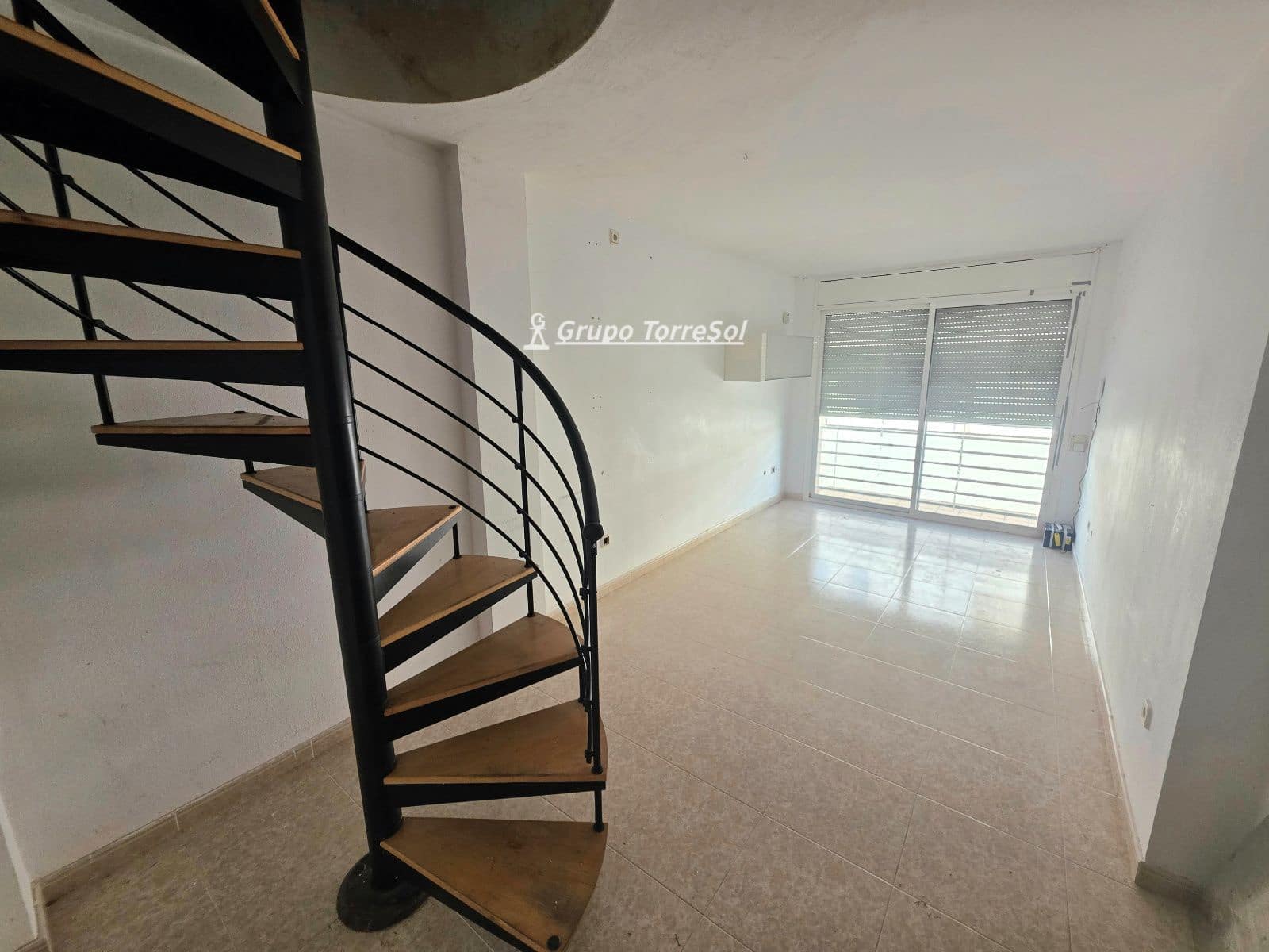 1 bedroom Penthouse for sale in Torredembarra with pool - € 150,000 (Ref: 10079920)