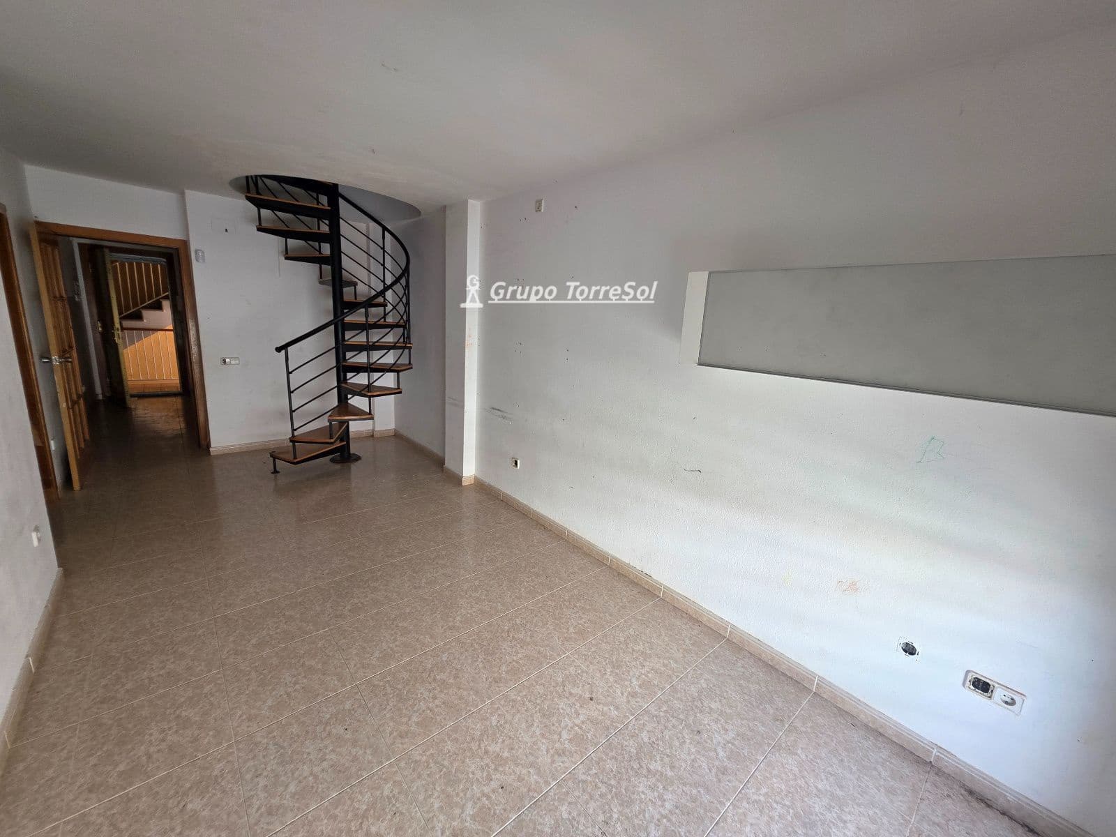 1 bedroom Penthouse for sale in Torredembarra with pool - € 150,000 (Ref: 10079920)