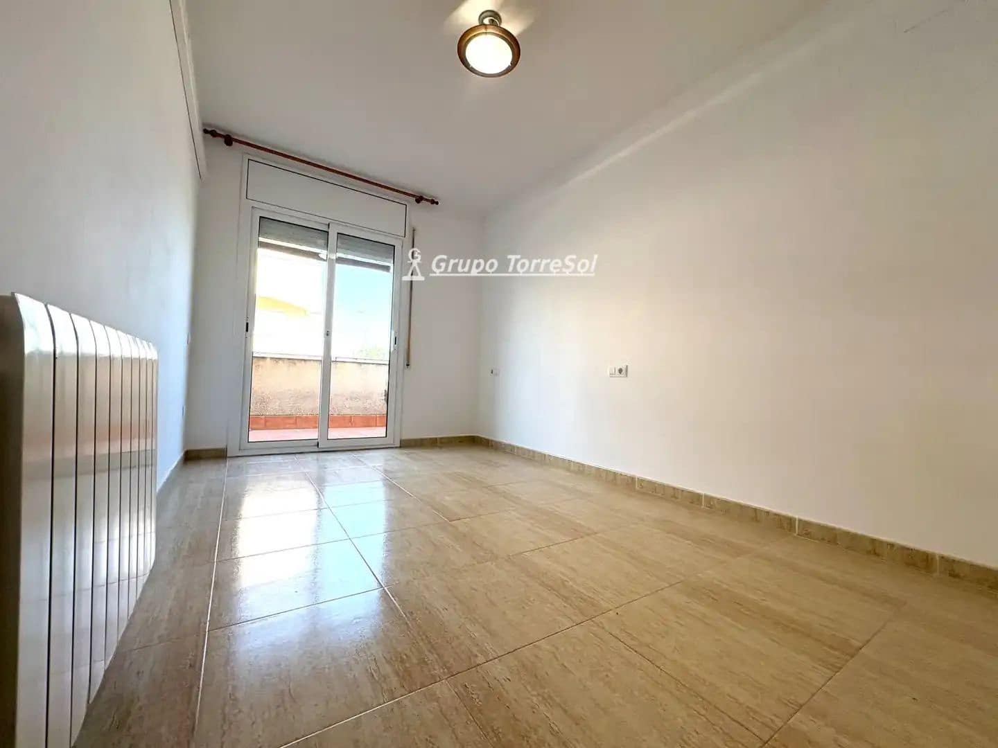 Chalet de 3 habitaciones en La Pobla de Montornès en venta con garaje - 258.000 € (Ref: 10085398)
