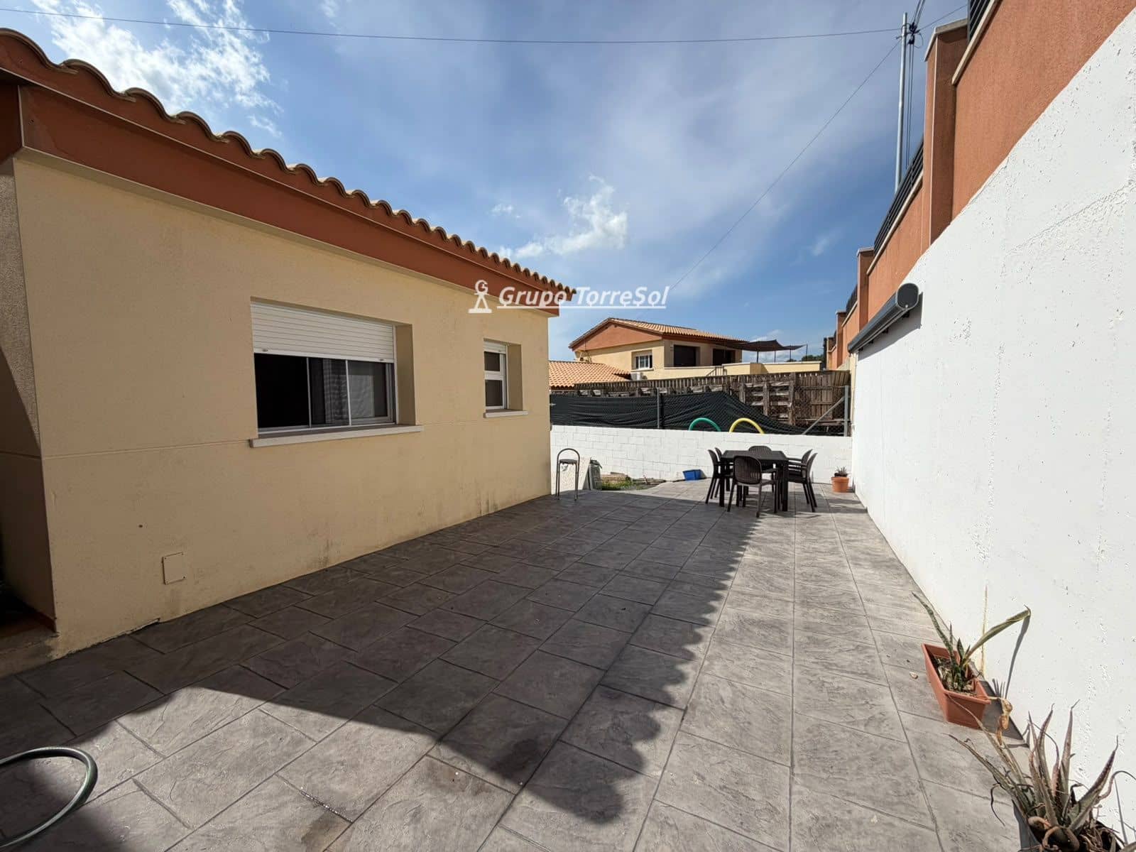 4 chambre Villa/Maison à vendre à Calafell avec piscine garage - 309 000 € (Ref: 10088654)