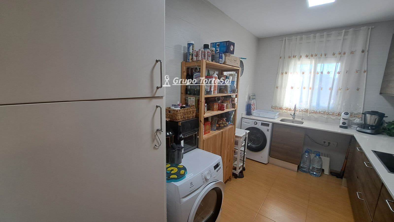 4 bedroom Villa for sale in Calafell with pool garage - € 309,000 (Ref: 10088654)