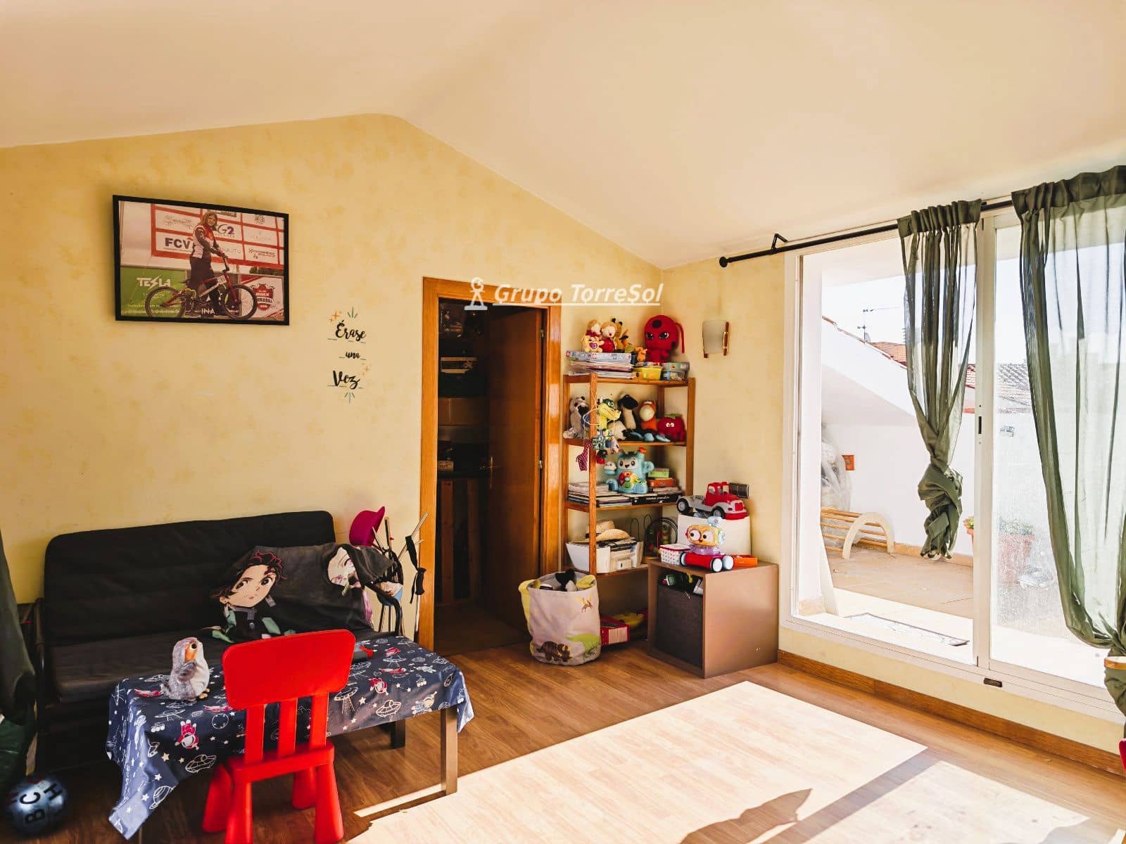 4 Zimmer Wohnung zu verkaufen in Terrassa mit Garage - 269.000 € (Ref: 10093934)