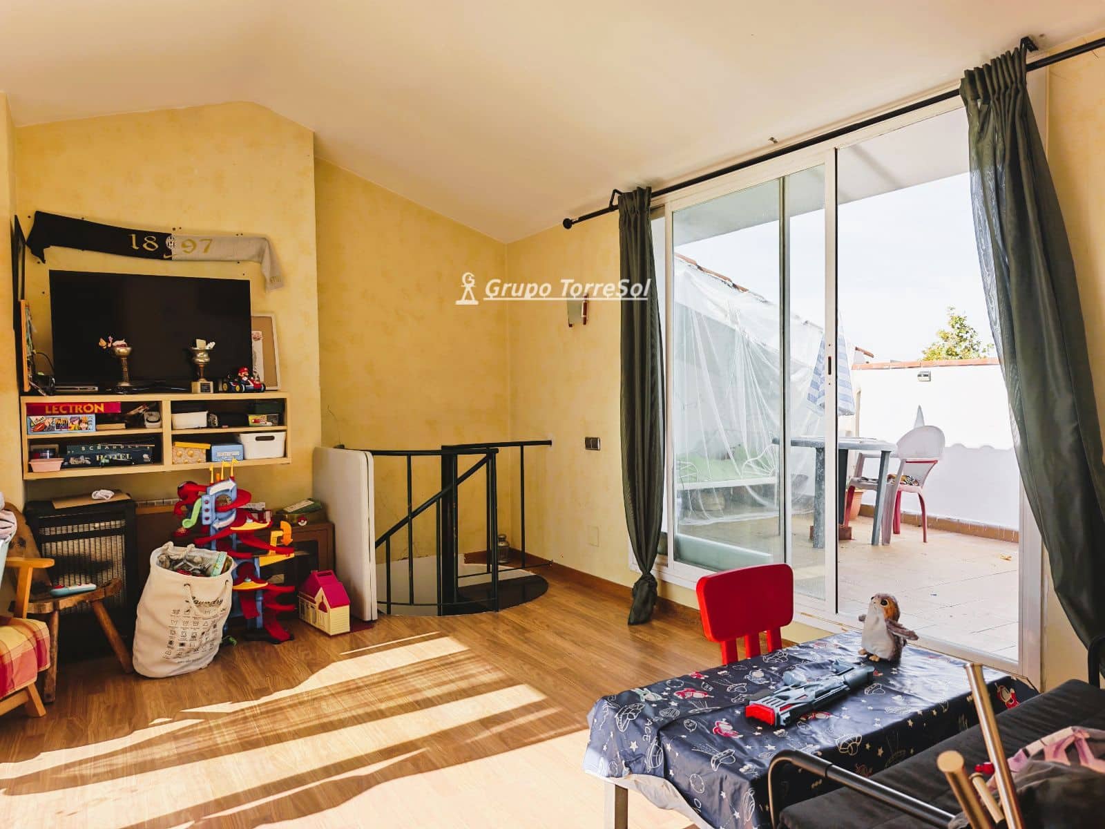 4 Zimmer Wohnung zu verkaufen in Terrassa mit Garage - 269.000 € (Ref: 10093934)