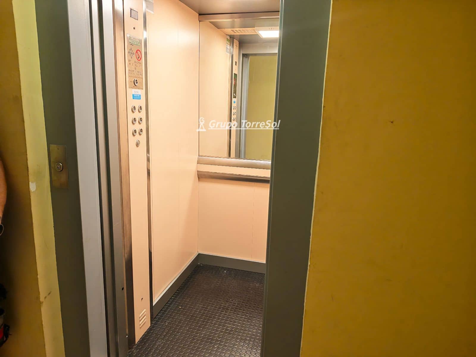 4 Zimmer Wohnung zu verkaufen in Terrassa mit Garage - 269.000 € (Ref: 10093934)