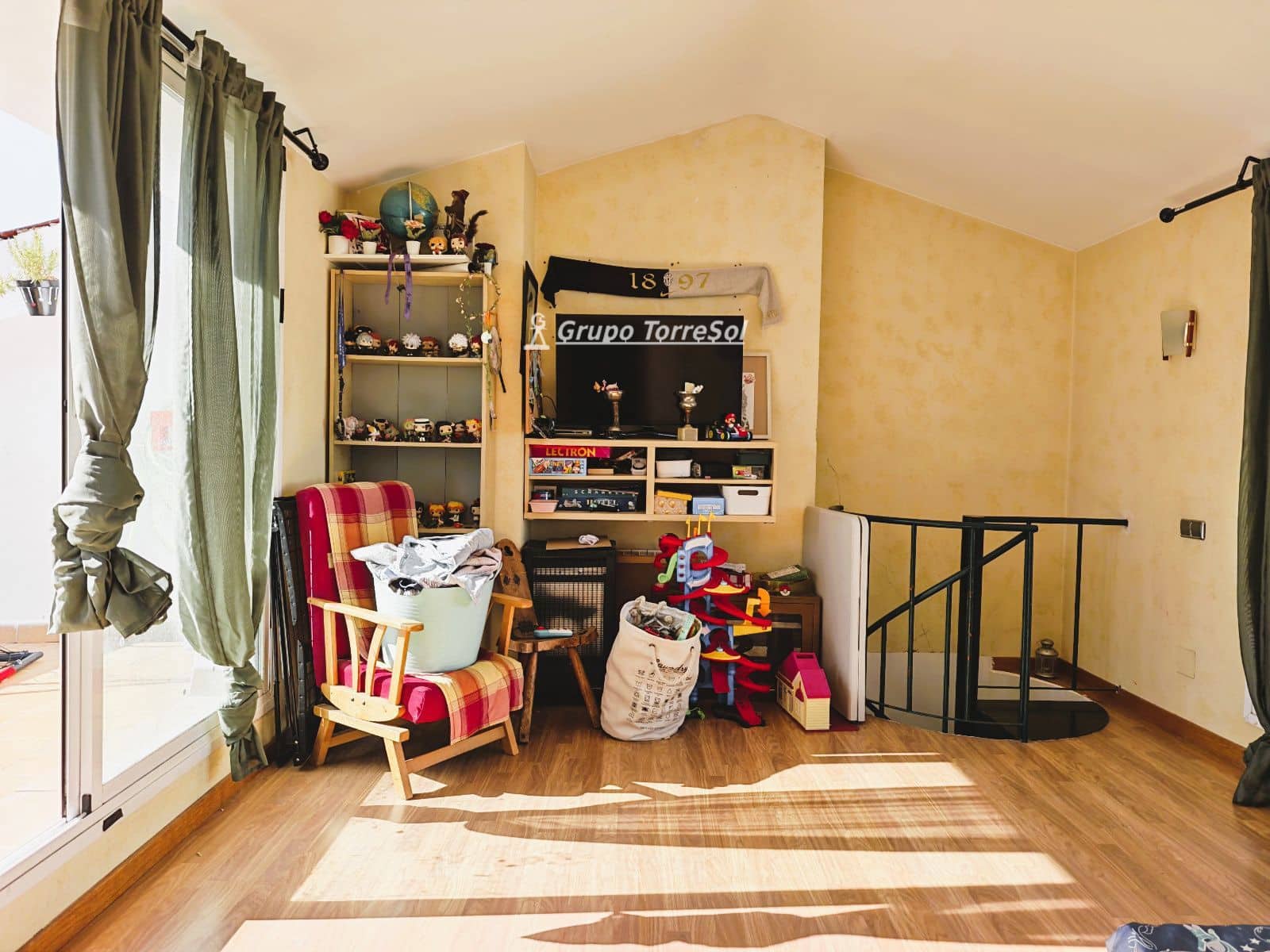 4 Zimmer Wohnung zu verkaufen in Terrassa mit Garage - 269.000 € (Ref: 10093934)