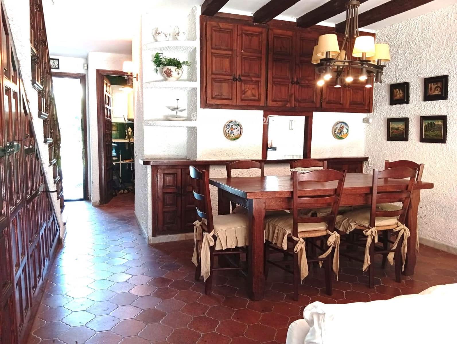 4 bedroom Townhouse for sale in Calafell with pool garage - € 445,000 (Ref: 10112121)