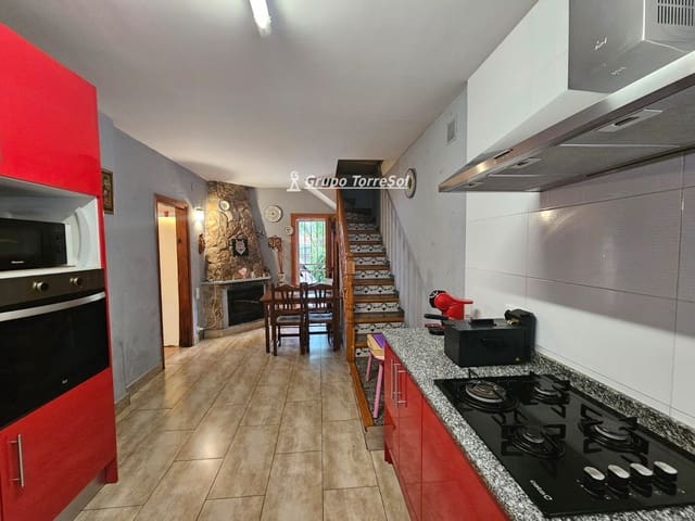 5 makuuhuone Huvila myytävänä paikassa Roda de Barà mukana uima-altaan - 385 000 € (Ref: 10118088)