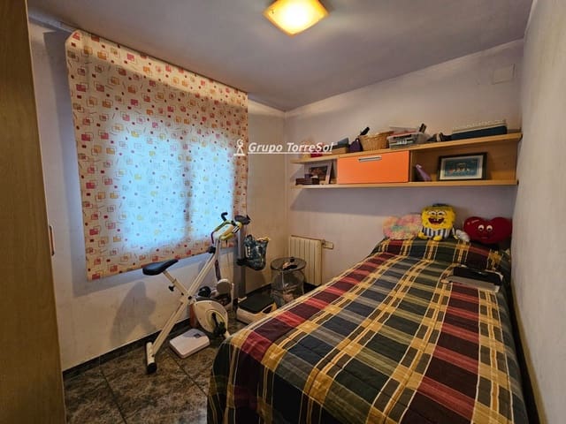 5 makuuhuone Huvila myytävänä paikassa Roda de Barà mukana uima-altaan - 385 000 € (Ref: 10118088)