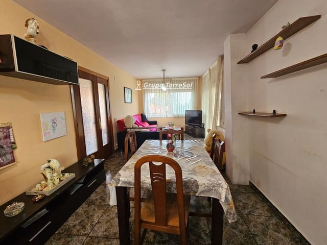 5 makuuhuone Huvila myytävänä paikassa Roda de Barà mukana uima-altaan - 385 000 € (Ref: 10118088)