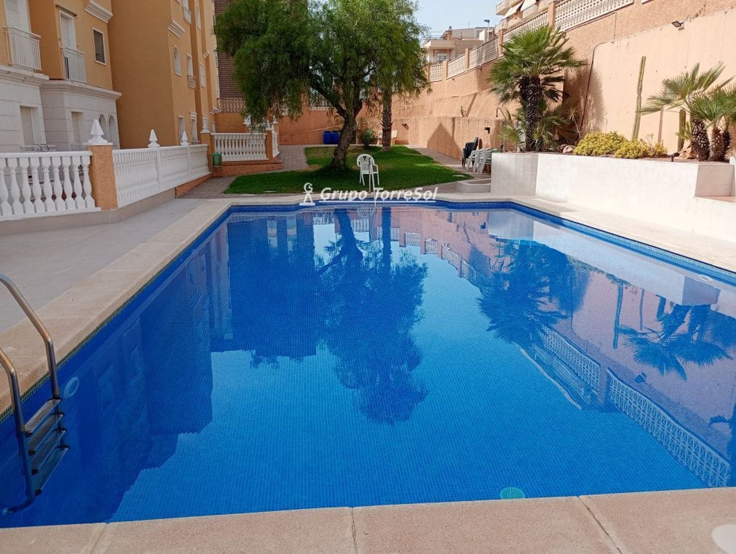 Piso de 3 habitaciones en Arenales del Sol en venta con piscina - 355.000 € (Ref: 10118418)