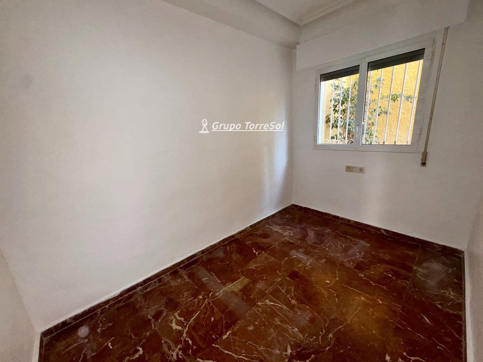 Piso de 3 habitaciones en Arenales del Sol en venta con piscina - 355.000 € (Ref: 10118418)