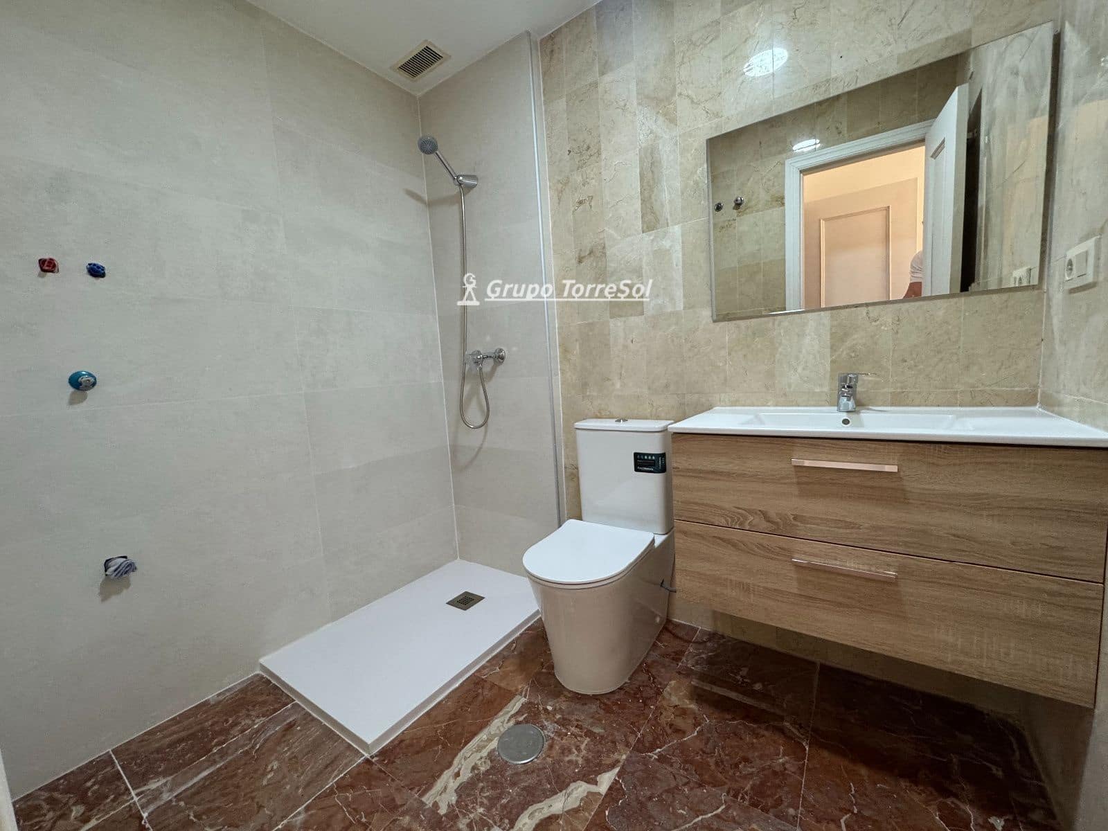 Piso de 3 habitaciones en Arenales del Sol en venta con piscina - 355.000 € (Ref: 10118418)