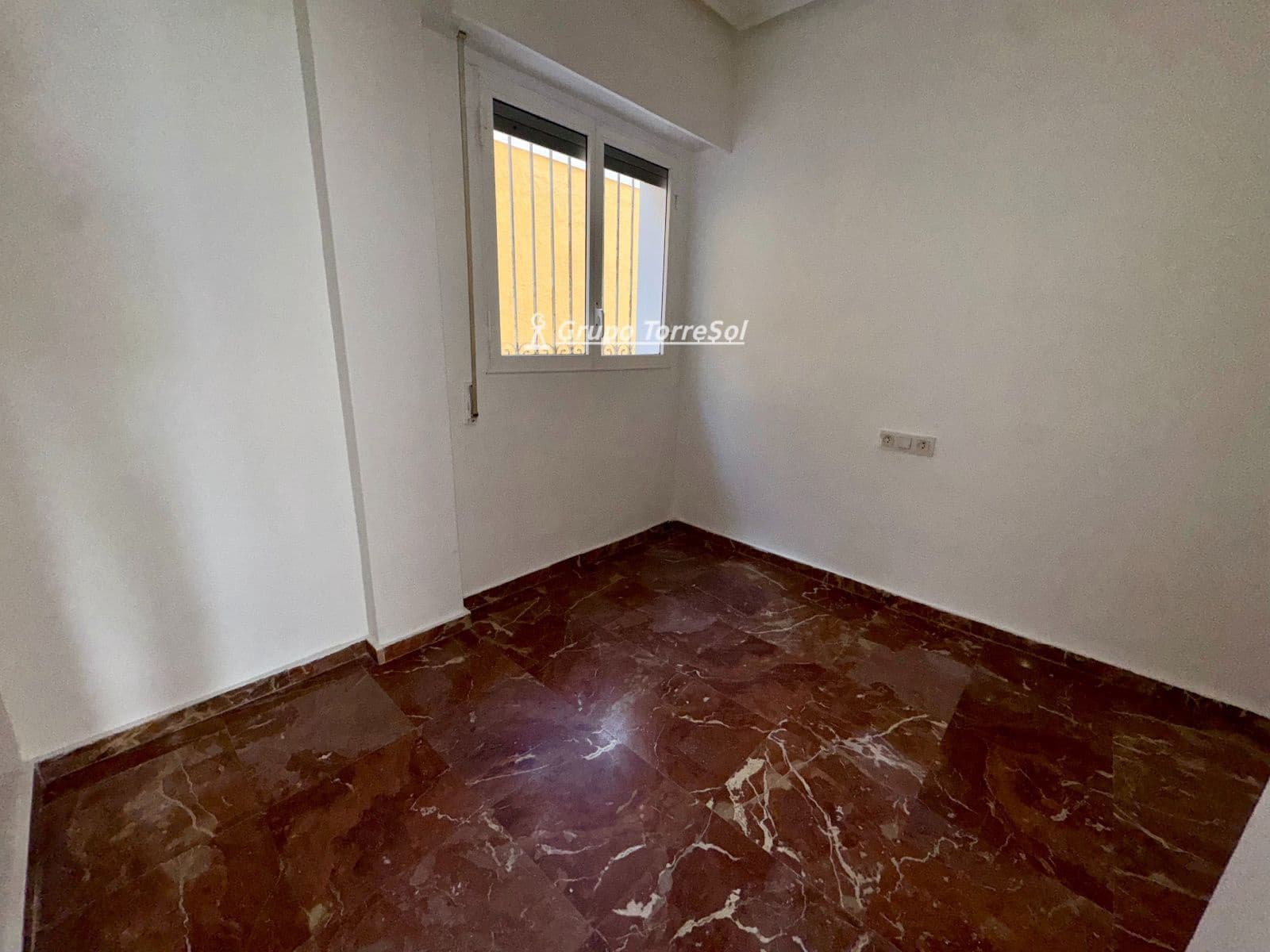 Piso de 3 habitaciones en Arenales del Sol en venta con piscina - 355.000 € (Ref: 10118418)