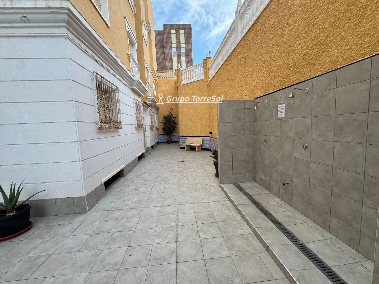 Piso de 3 habitaciones en Arenales del Sol en venta con piscina - 355.000 € (Ref: 10118418)