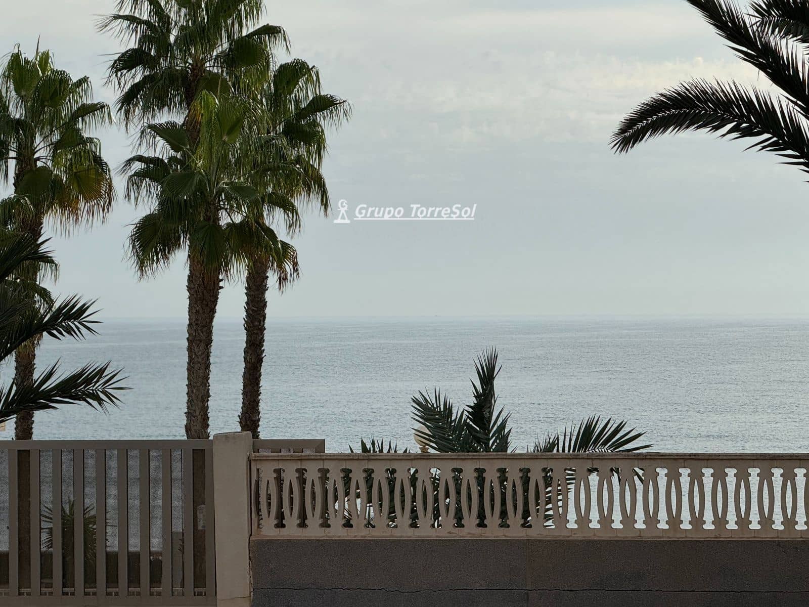Piso de 3 habitaciones en Arenales del Sol en venta con piscina - 355.000 € (Ref: 10118418)
