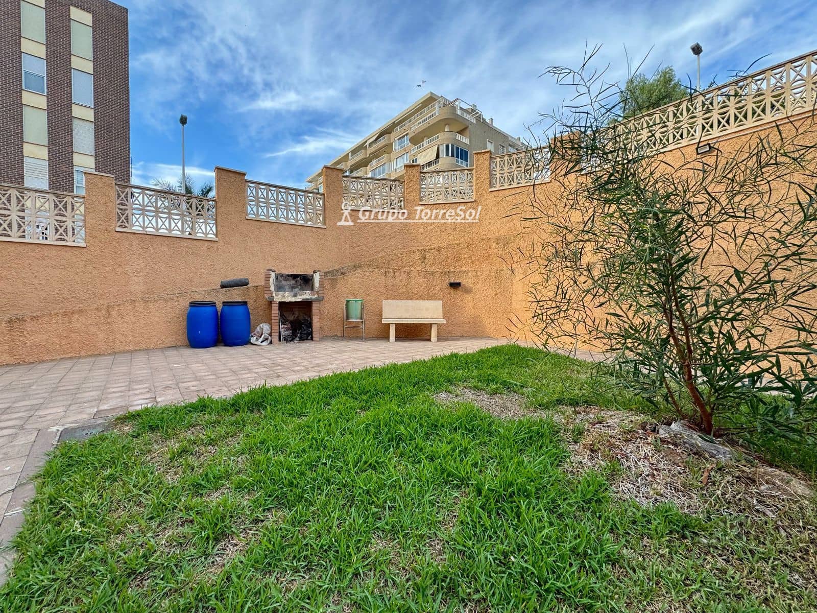 Piso de 3 habitaciones en Arenales del Sol en venta con piscina - 355.000 € (Ref: 10118418)