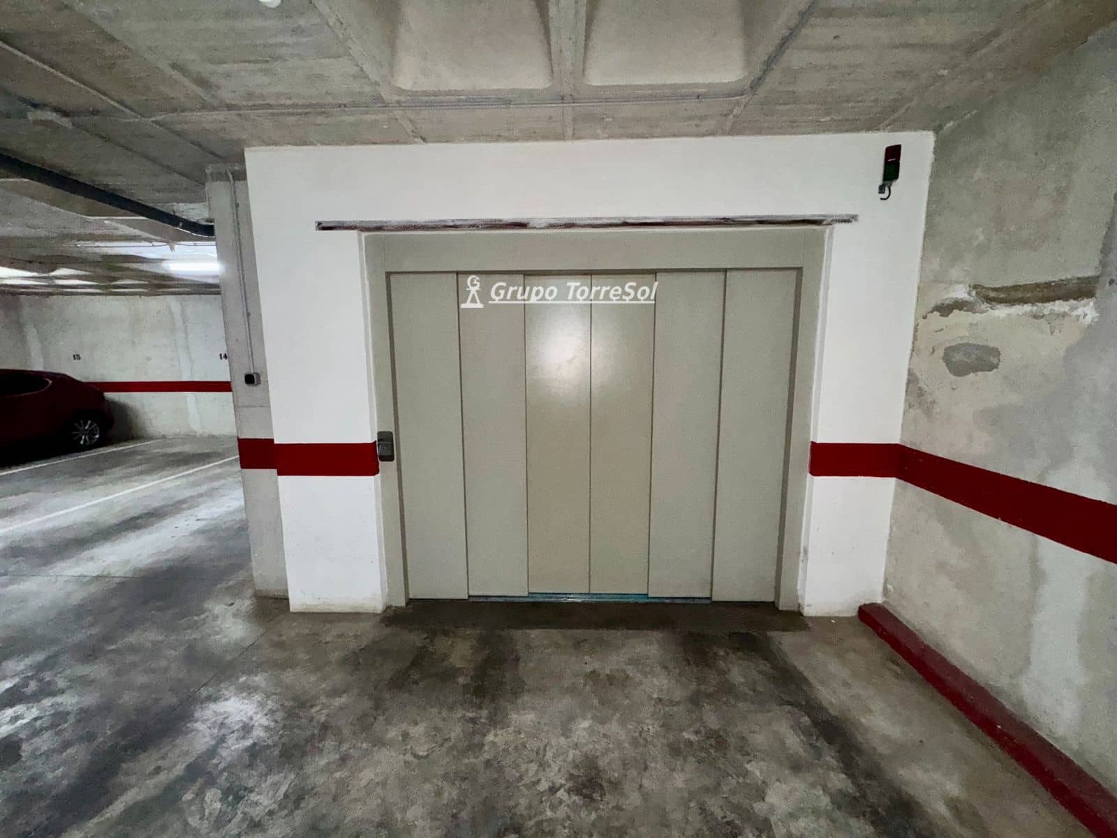 Garage till salu i Elche / Elx - 9 000 € (Ref: 10120880)