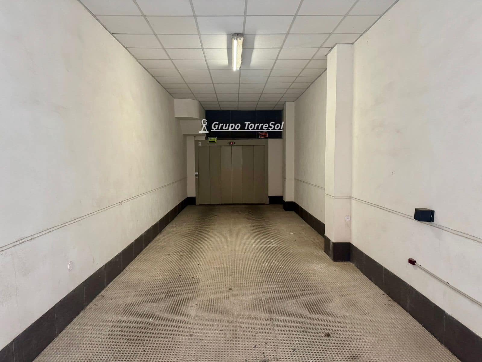 Garage till salu i Elche / Elx - 9 000 € (Ref: 10120880)