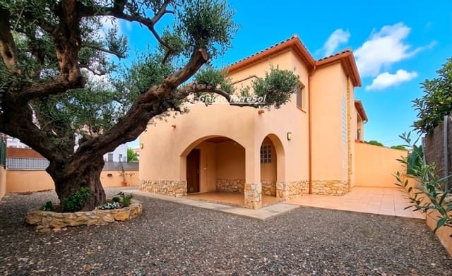 3 sovrum Villa till salu i Torredembarra med garage - 349 000 € (Ref: 10121043)