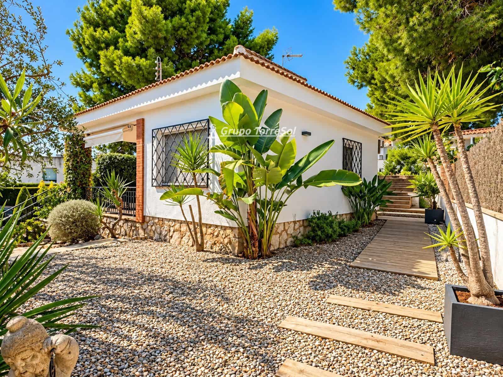 3 Zimmer Villa zu verkaufen in Calafell mit Garage - 379.000 € (Ref: 10162385)