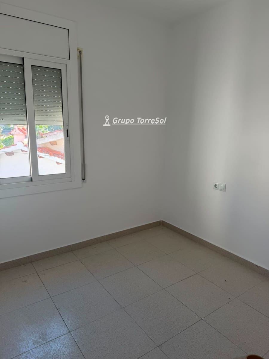 4 bedroom Villa for sale in Segur de Calafell with garage - € 290,000 (Ref: 10167077)