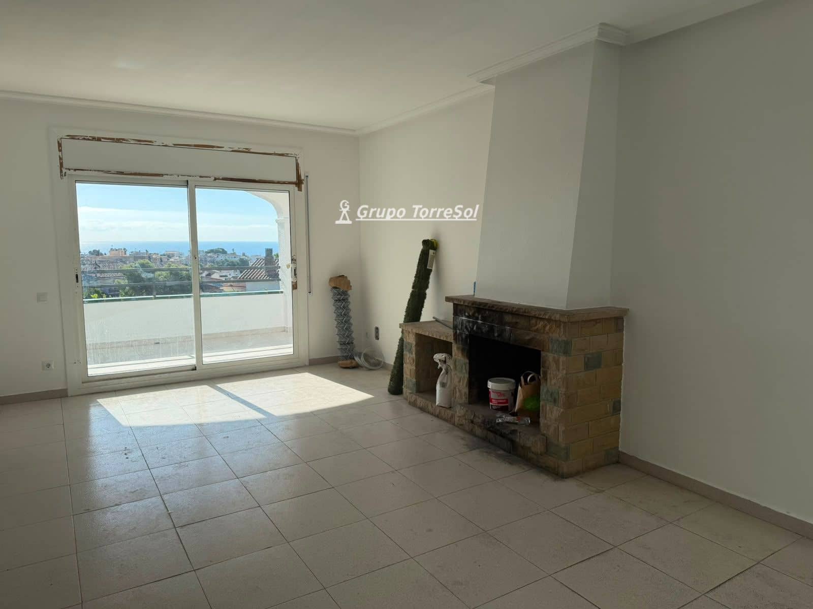 4 bedroom Villa for sale in Segur de Calafell with garage - € 290,000 (Ref: 10167077)