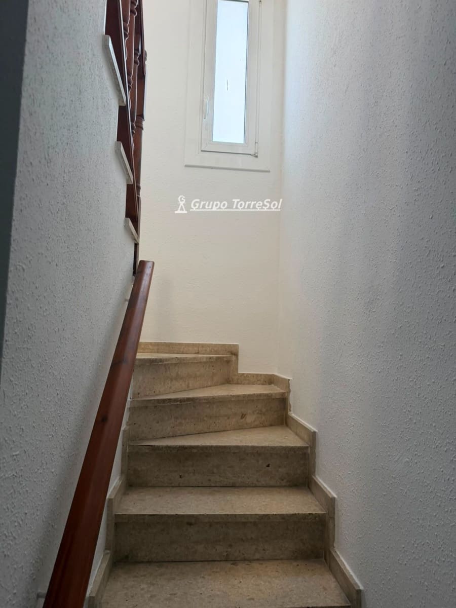 4 bedroom Villa for sale in Segur de Calafell with garage - € 290,000 (Ref: 10167077)