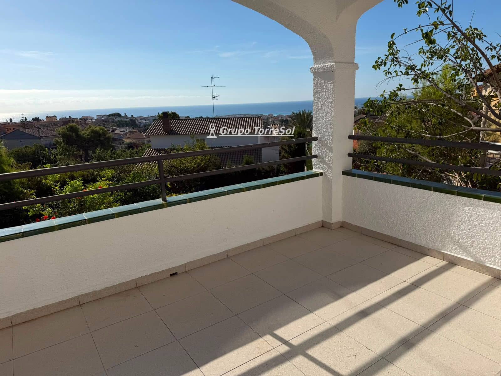 4 bedroom Villa for sale in Segur de Calafell with garage - € 290,000 (Ref: 10167077)