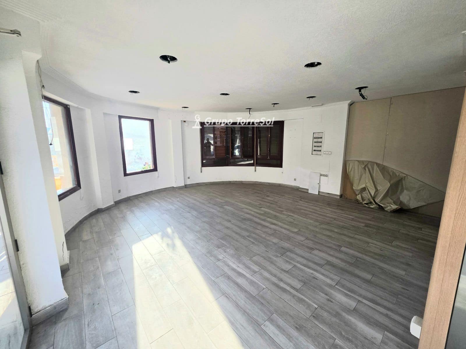 Erhverv til salg i Almoradi med garage - € 118.000 (Ref: 10170202)