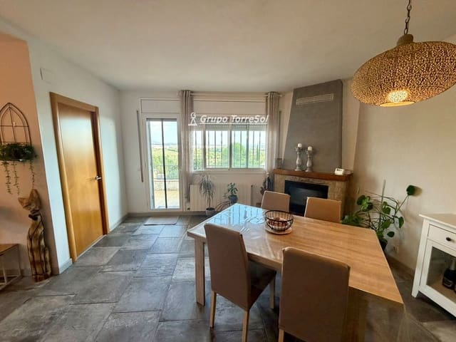 Chalet de 3 habitaciones en La Bisbal del Penedès en venta con piscina garaje - 269.000 € (Ref: 10176048)