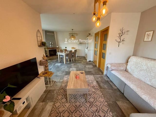 Chalet de 3 habitaciones en La Bisbal del Penedès en venta con piscina garaje - 269.000 € (Ref: 10176048)