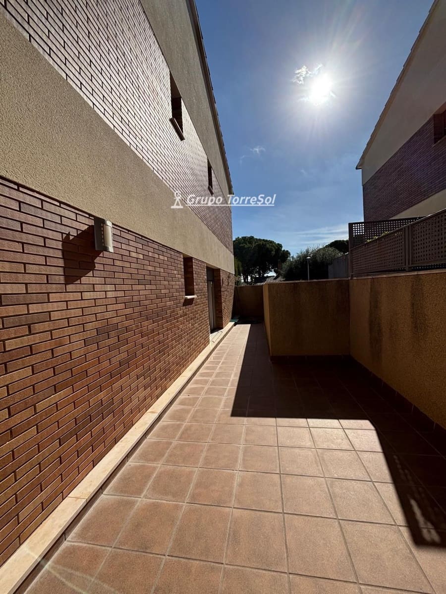3 bedroom Townhouse for sale in El Vendrell with pool garage - € 325,000 (Ref: 10176193)