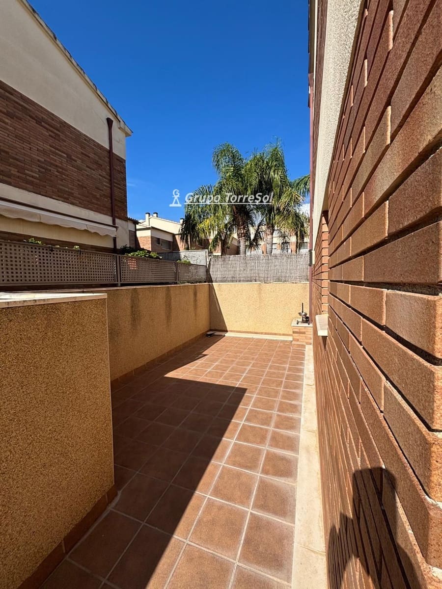 3 bedroom Townhouse for sale in El Vendrell with pool garage - € 325,000 (Ref: 10176193)