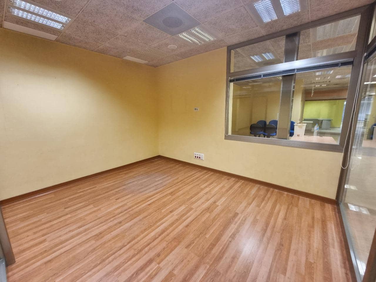 Erhverv til leje i Torredembarra - € 1.800 (Ref: 9147784)