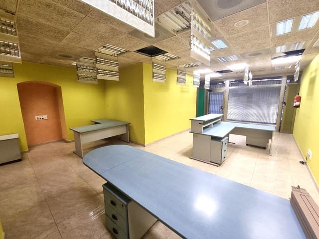 Comercial para arrendar em Torredembarra - 1 800 € (Ref: 9147784)