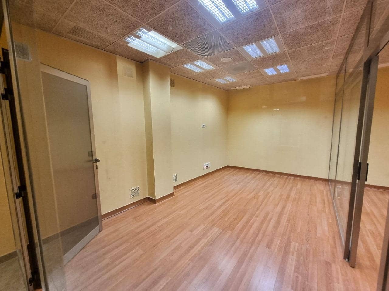 Erhverv til leje i Torredembarra - € 1.800 (Ref: 9147784)