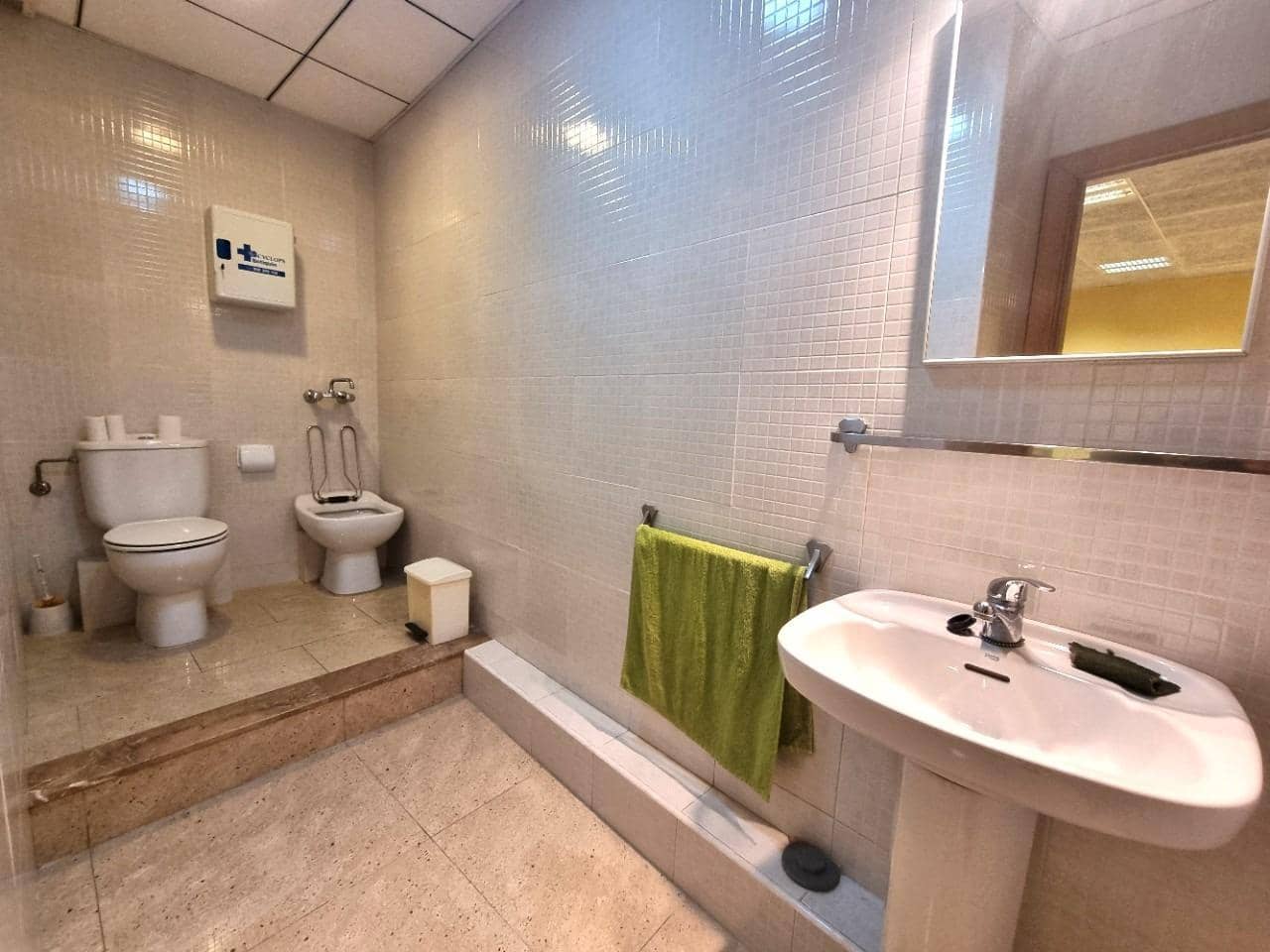 Erhverv til leje i Torredembarra - € 1.800 (Ref: 9147784)