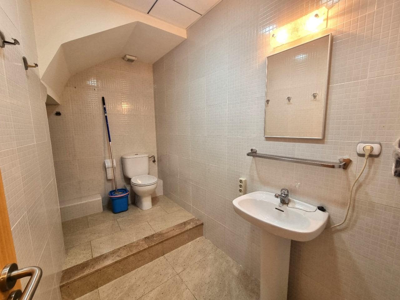 Erhverv til leje i Torredembarra - € 1.800 (Ref: 9147784)