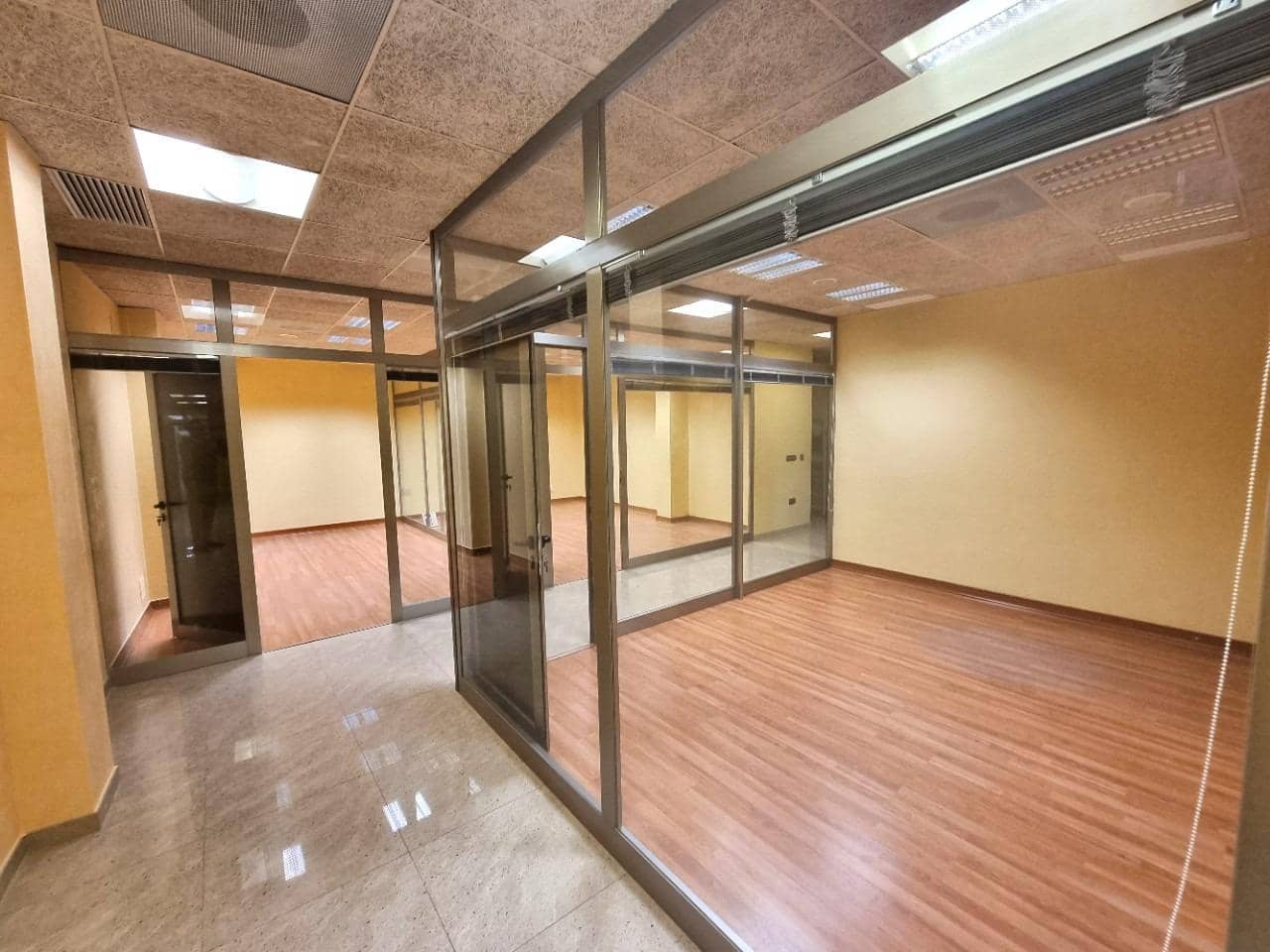 Erhverv til leje i Torredembarra - € 1.800 (Ref: 9147784)