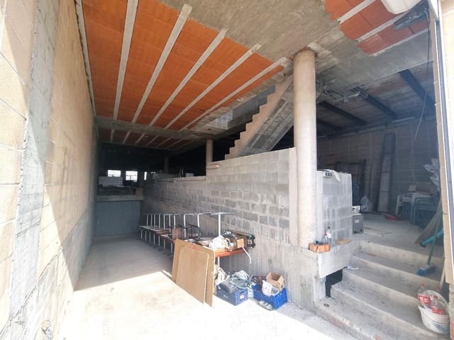 Business for sale in Roda de Barà - € 349,000 (Ref: 9147787)