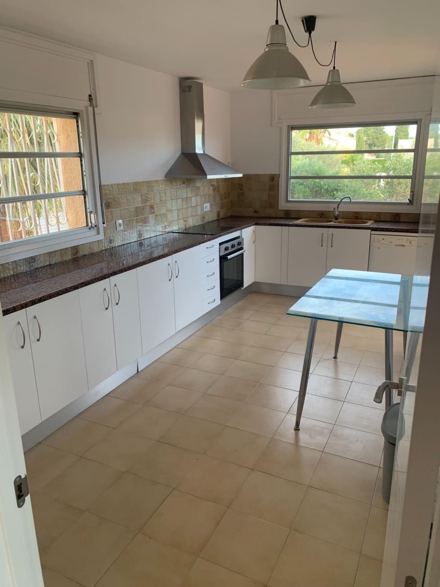 3 sypialnia Willa na sprzedaż w Torredembarra z garażem - 585 000 € (Ref: 9147803)